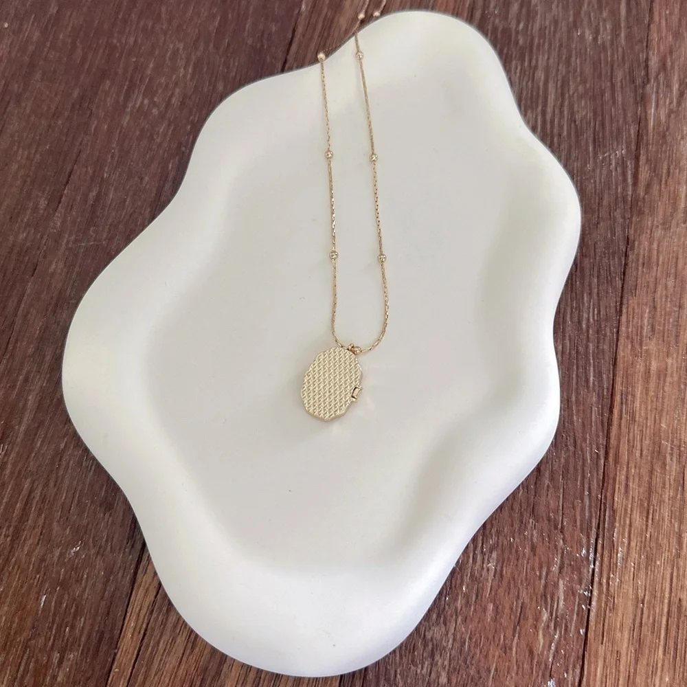 Vintage Gold Butterfly Shell Locket Necklace 18K Gold Plated Oval Pendant Gift